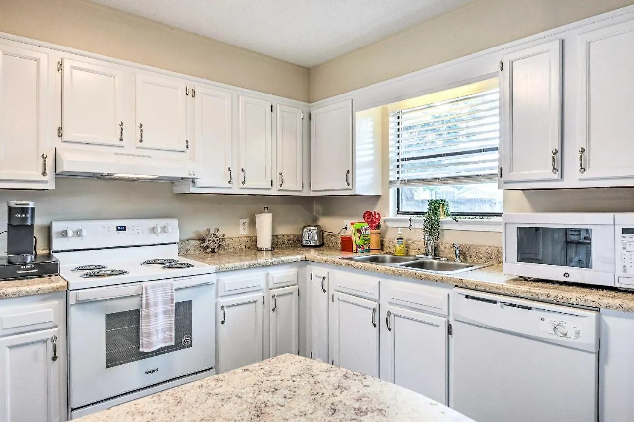 Coastal Family Home, 16 Mi To Pensacola Beach! 0*,