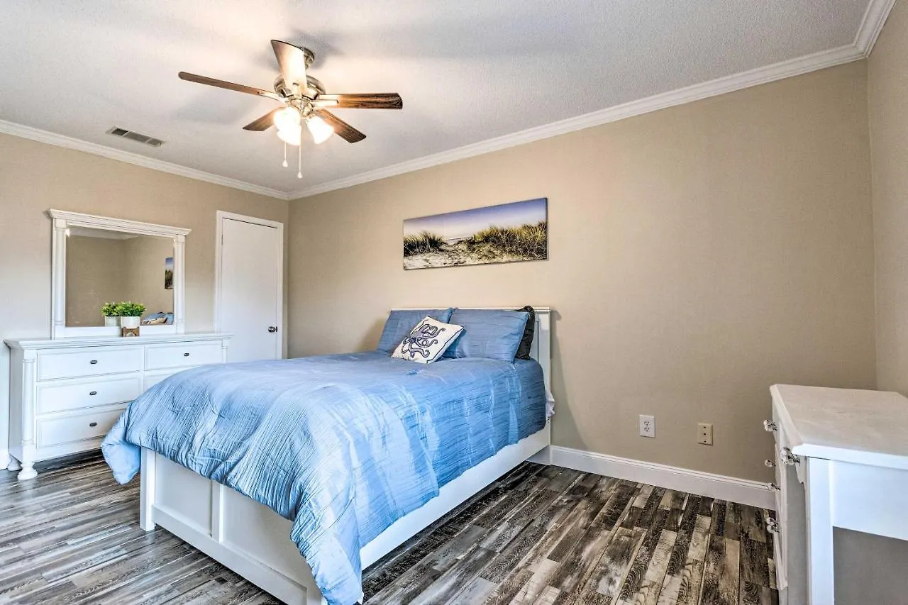 Coastal Family Home, 16 Mi To Pensacola Beach!