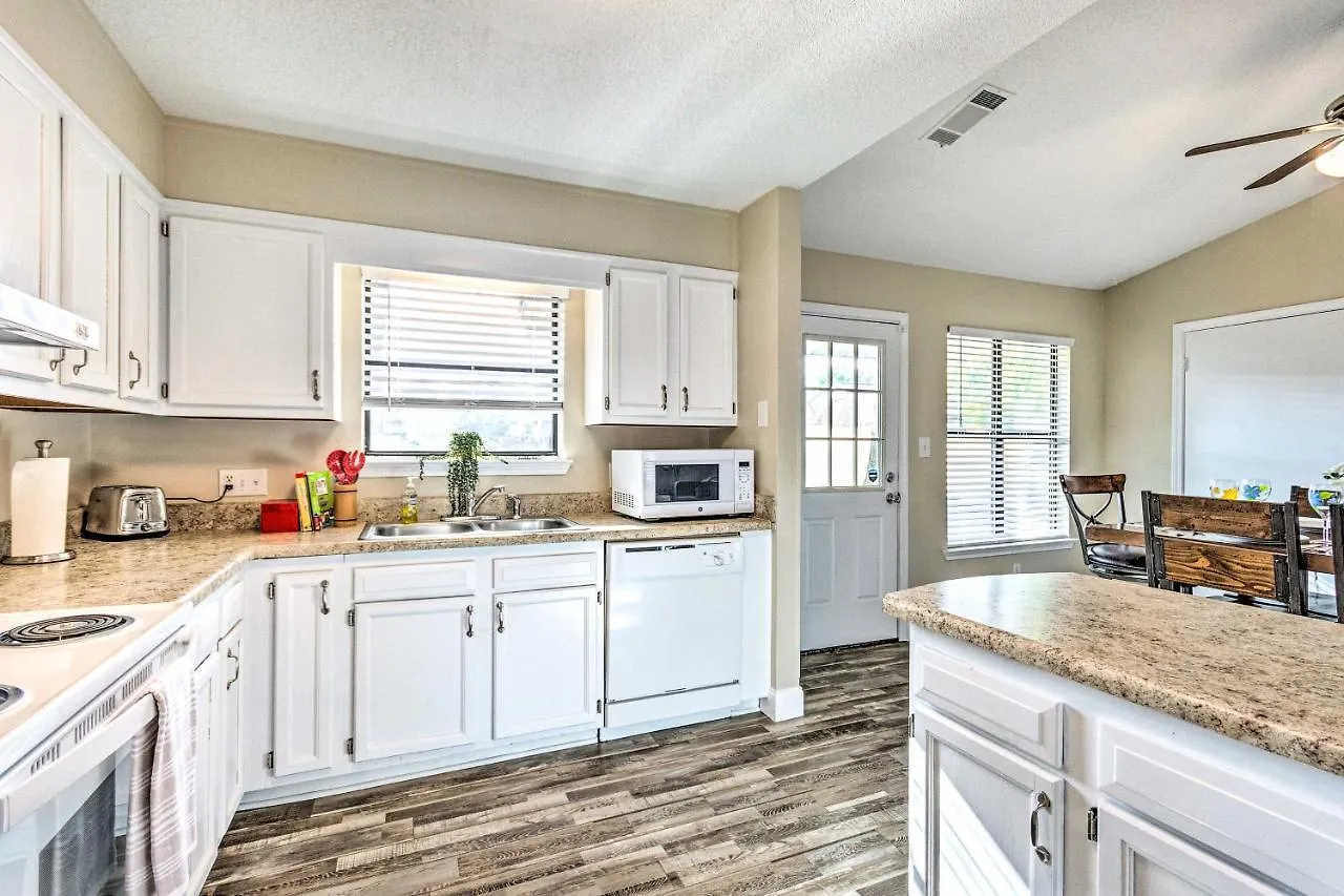Coastal Family Home, 16 Mi To Pensacola Beach! 0*,  United States