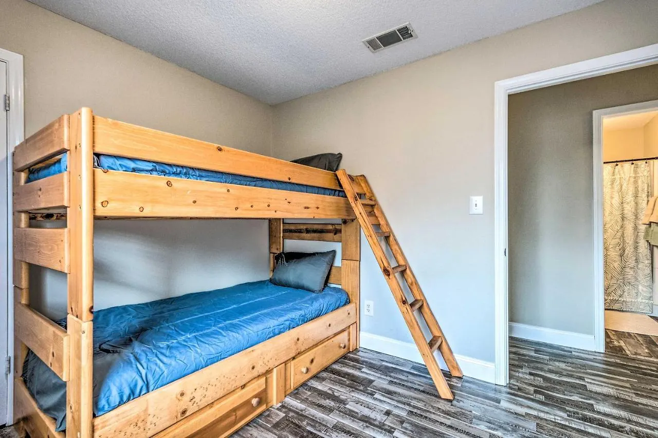 Coastal Family Home, 16 Mi To Pensacola Beach!
